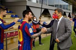 Diễn biến 'sốc' về tương lai của Messi tại Nou Camp