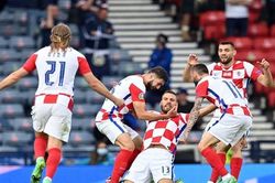 Vùi dập Scotland, Croatia chiếm vị trí thứ nhì bảng D