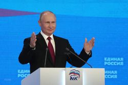 Tổng thống Putin khẳng định nguyên tắc phát triển tiềm lực quốc phòng