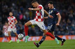 Croatia chiến thắng thuyết phục để giành ngôi nhì bảng D