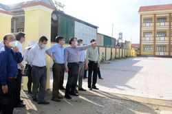 Phó Chủ tịch UBND tỉnh Lâm Đồng Phạm S kiểm tra tình hình thực hiện kế hoạch đầu tư công tại Bảo Lâm