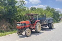 Máy nông nghiệp tự chế lưu thông: 'Thủ phạm' của nhiều vụ tai nạn