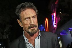 'Cha đẻ' phần mềm diệt virus John McAfee chết trong tù