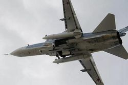 Nga tung video Su-24M bay trên tàu chiến Anh để cảnh báo vi phạm lãnh hải