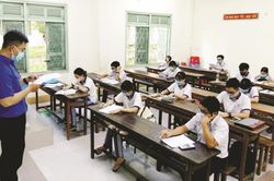 Cơ bản hoàn tất việc ôn tập thi tốt nghiệp THPT
