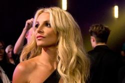 Làm 'nô lệ' cho gia đình suốt 13 năm, Britney Spears nói với thế giới: Tôi xứng đáng có một cuộc sống
