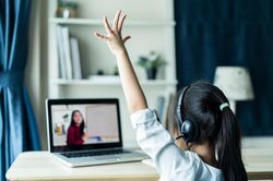 Trung Quốc siết chặt kiểm soát ngành dạy thêm online