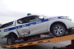 Hải Dương: Xe CSGT va chạm với xe máy, một nữ sinh tử vong