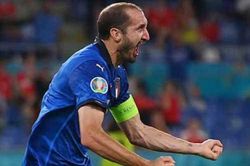 ĐT Italia giữ sức Chiellini cho tứ kết