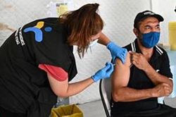 Hy Lạp: Xúc tiến chiến dịch thuyết phục mọi người tiêm chủng