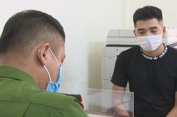 Lái xe làm giả con dấu, cho hành khách trốn chốt kiểm soát dịch bệnh