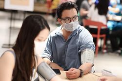 Hơn 80.000 người ở TP.HCM tạm hoãn tiêm vaccine Covid-19