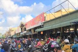 Bình Dương tạm dừng tất cả chợ tự phát