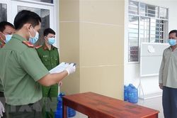 Khởi tố đối tượng tổ chức cho người khác xuất, nhập cảnh trái phép