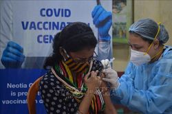 Ấn Độ khuyến khích người dân tiêm vaccine ngừa COVID-19