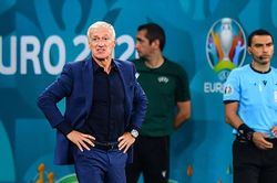 Pháp 3-3 Thụy Sĩ (pen 4-5): Deschamps đã biết sửa sai nhưng không đủ