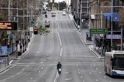 Dịch Covid-19: Australia phong tỏa gần một nửa dân số