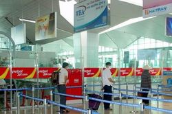 Hành khách đến sân bay Vinh phải có giấy xét nghiệm COVID-19