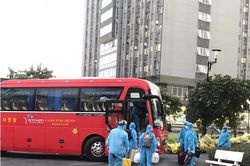 TP Hồ Chí Minh huy động 200 xe khách tham gia vận chuyển người bệnh COVID-19