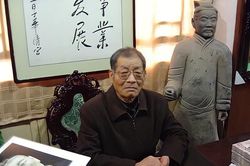 Người đầu tiên tìm thấy đội quân đất nung của Tần Thủy Hoàng bây giờ ra sao? Bị dân làng kỳ thị suốt 20 năm!