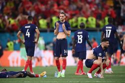 Dẫn 3-1 rồi thua luân lưu 11m, Pháp rơi nước mắt rời EURO 2020