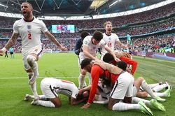 Thomas Mueller nói gì về pha bỏ lỡ cơ hội mười mươi khiến Đức ôm hận?
