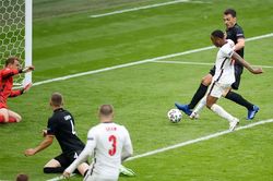 Anh phải cảm ơn Grealish chứ không phải Kane hay Sterling
