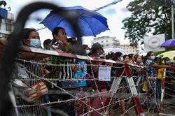 Myanmar thả hơn 2.000 người biểu tình