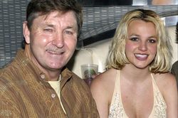 Cha Britney Spears kịch liệt phủ nhận cáo buộc