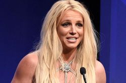 Tòa hủy đơn kiện của Britney Spears