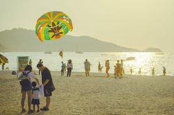 Dân địa phương lo ngại khi Phuket đón khách quốc tế trở lại