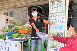 'Siết' chợ dân sinh: Giá nhiều mặt hàng tăng vọt
