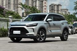 5 tháng đầu năm 2021, nhập khẩu ô tô từ Trung Quốc tăng 6,5 lần