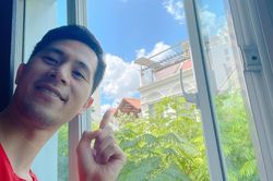Đình Trọng xuất hiện với ngoại hình 'ông chú' nhưng biểu cảm đáng yêu mới là điều làm fangirl thích thú