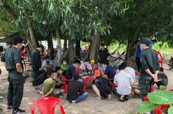 Phá 2 sòng bạc giữa mùa dịch ở Tây Ninh, bắt giữ 61 đối tượng