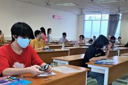 Thành phố Hồ Chí Minh chính thức tổ chức hai đợt thi tốt nghiệp THPT năm 2021