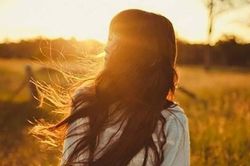 Đôi khi, hãy cảm ơn cuộc đời vì em không phải là người nổi tiếng!