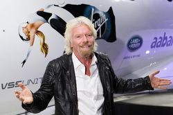 Tỷ phú lập dị tuyên bố bay vào vũ trụ trước Jeff Bezos