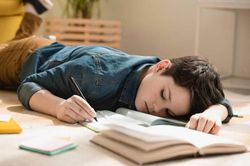 Nhiều học sinh lười biếng, mất ngủ vì đại dịch