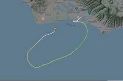 Máy bay Boeing gặp sự cố hạ cánh khẩn cấp ngoài khơi Honolulu