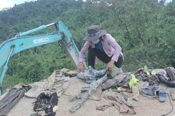 Vụ sạt lở Nhà máy Thủy điện Rào Trăng 3: Tìm thấy áo quần, dày dép của các nạn nhân mất tích