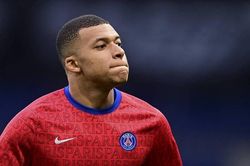 PSG cho Mbappe ngồi dự bị cả năm nếu không gia hạn