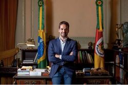 Ứng viên Tổng thống Brazil sáng giá tuyên bố là người đồng tính