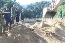 Tìm thấy nhiều vật dụng cá nhân của công nhân mất tích tại Thủy điện Rào Trăng 3
