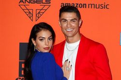 Ronaldo kiếm được 38 tỷ đồng cho một bài đăng trên Instagram