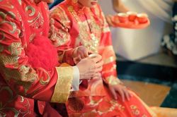 Chú rể phát điên, tham gia hỗn chiến vì trò đùa dai của nhà gái
