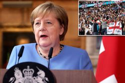 Bà Merkel chỉ trích Anh 'thả cửa' cho fan EURO 2020