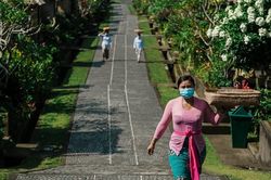 Phuket lại đón khách nước ngoài, Bali còn xa giấc mơ mở cửa