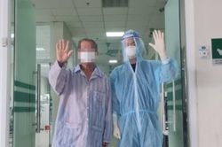 Ba bệnh nhân Covid-19 qua cơn nguy kịch