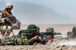 Trong 1 ngày, Afghanistan tiêu diệt hàng trăm phần tử Taliban